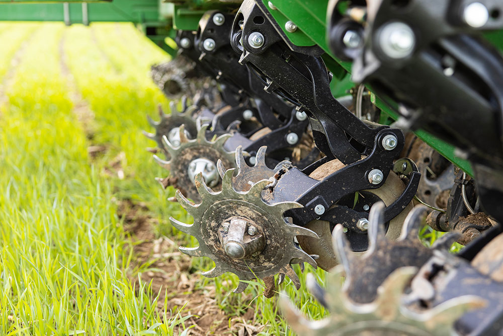 Precision Planting Reveal sávtisztító