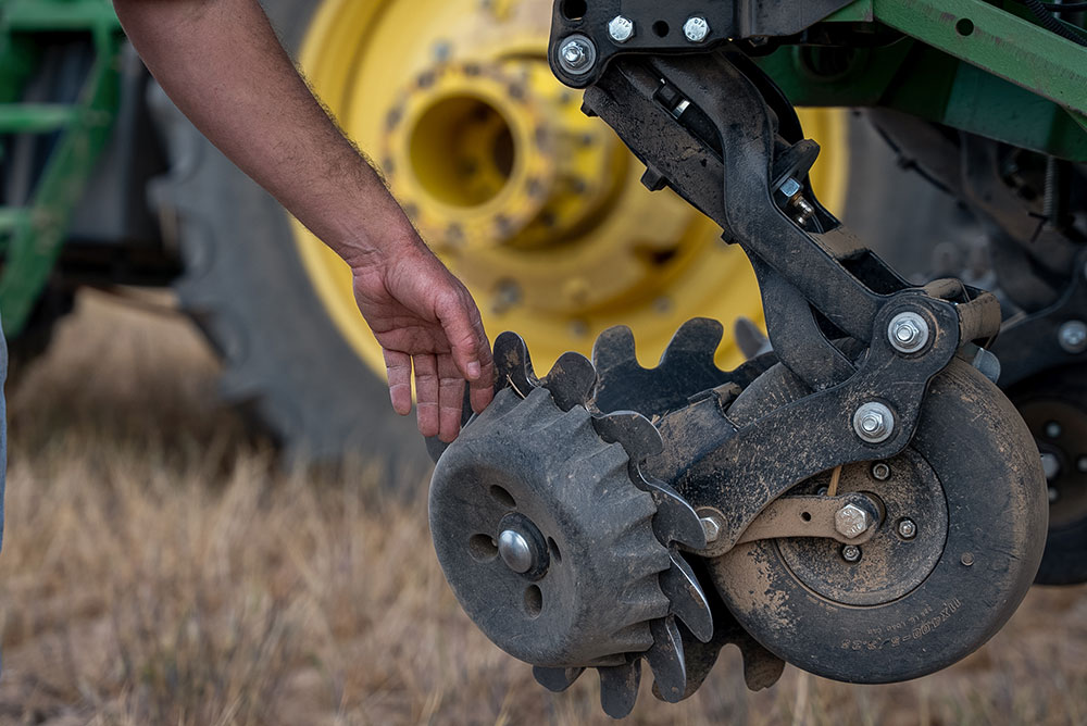 Precision Planting Reveal sávtisztító